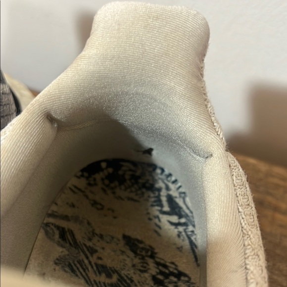 ULTRABOOST DNA 'ANIMAL PACK - PYTHON' Mens 9.5 Shoes - Picture 5 of 9